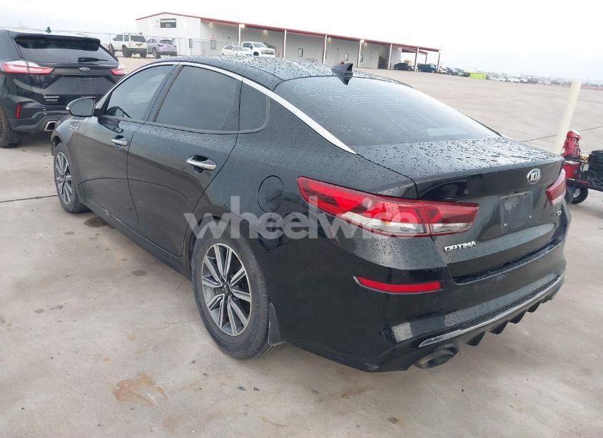 Photo 3 of 2019 Kia Optima EX (VIN 5XXGU4L16KG315076)