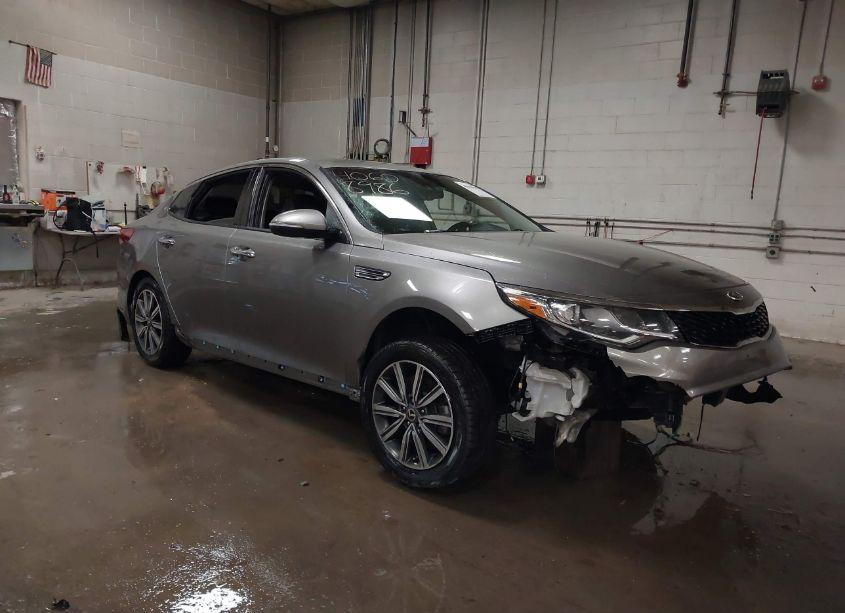 2019 Kia Optima EX (VIN 5XXGU4L17KG311618) main photo