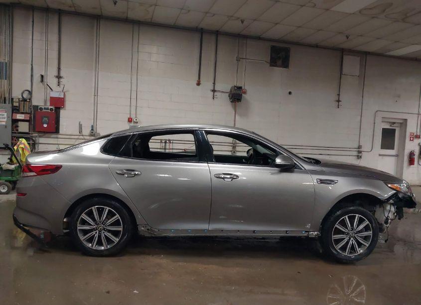Photo 13 of 2019 Kia Optima EX (VIN 5XXGU4L17KG311618)