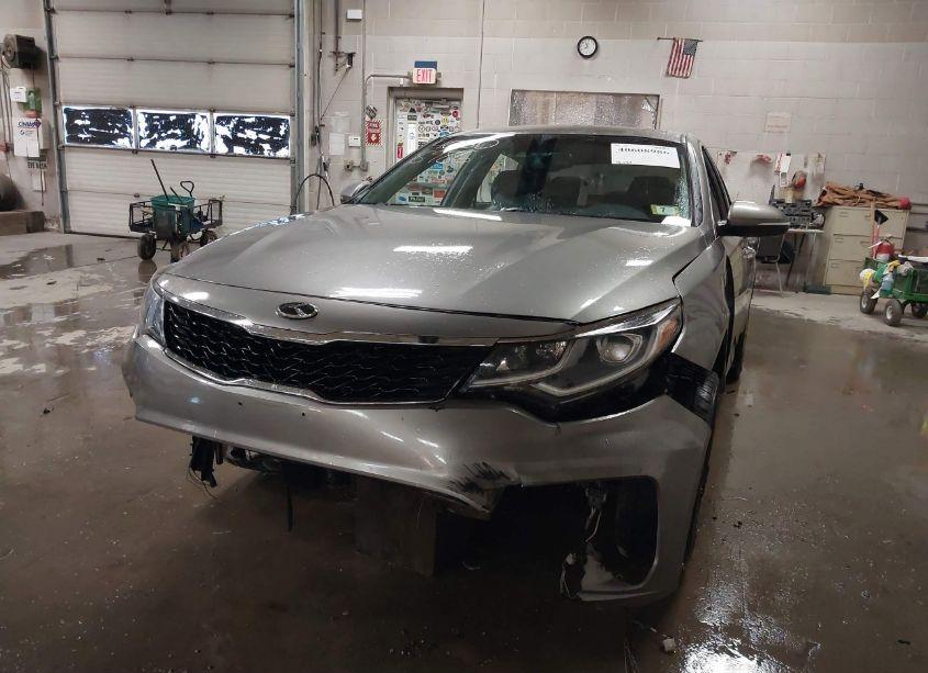 Photo 6 of 2019 Kia Optima EX (VIN 5XXGU4L17KG311618)
