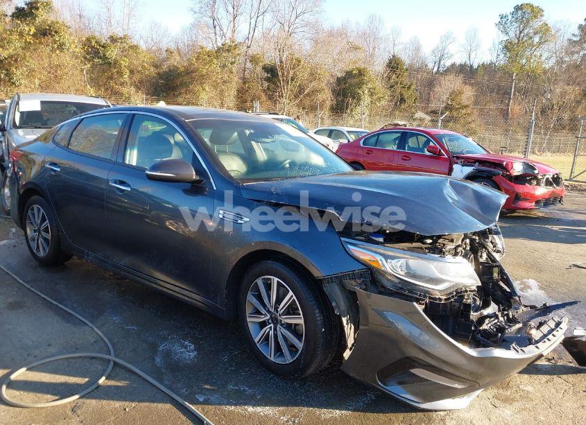 2019 Kia Optima EX (VIN 5XXGU4L18KG379815) main photo