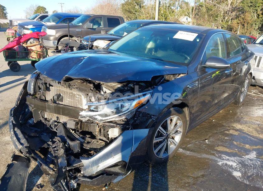 Photo 2 of 2019 Kia Optima EX (VIN 5XXGU4L18KG379815)
