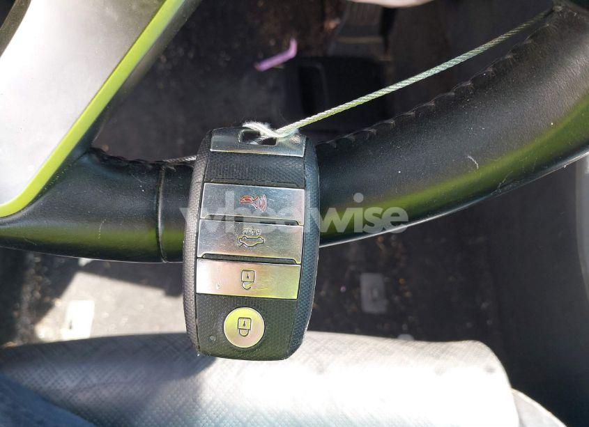 Photo 11 of 2019 Kia Optima EX (VIN 5XXGU4L19KG304069)