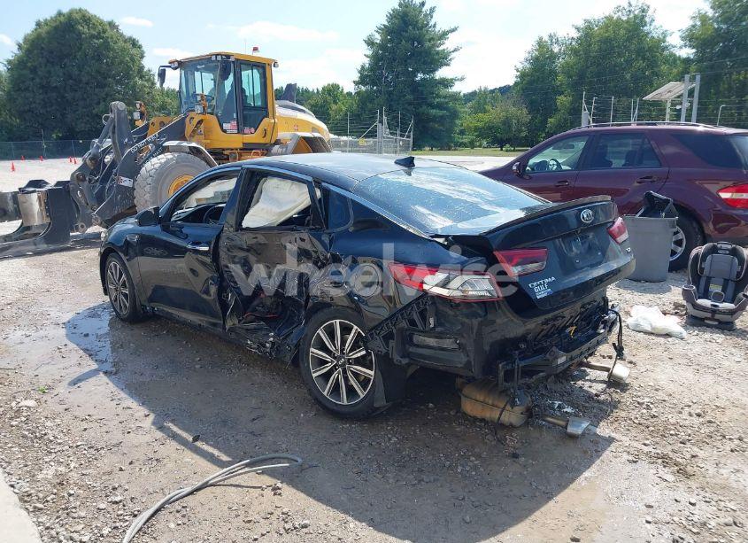 Photo 3 of 2019 Kia Optima EX (VIN 5XXGU4L19KG304069)