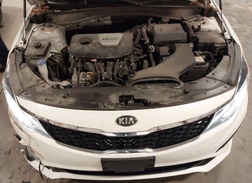 Photo 10 of 2019 Kia Optima EX (VIN 5XXGU4L1XKG313444)