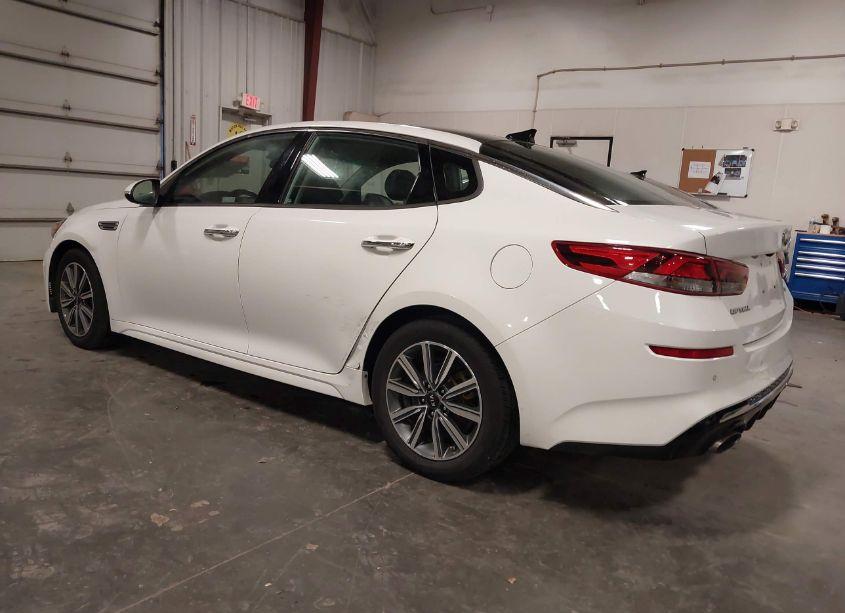 Photo 3 of 2019 Kia Optima EX (VIN 5XXGU4L1XKG313444)