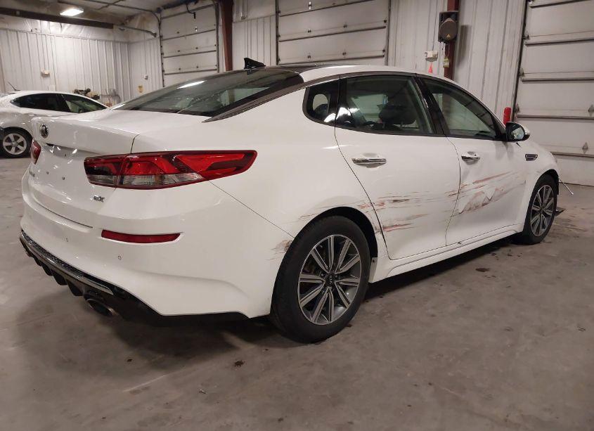 Photo 4 of 2019 Kia Optima EX (VIN 5XXGU4L1XKG313444)