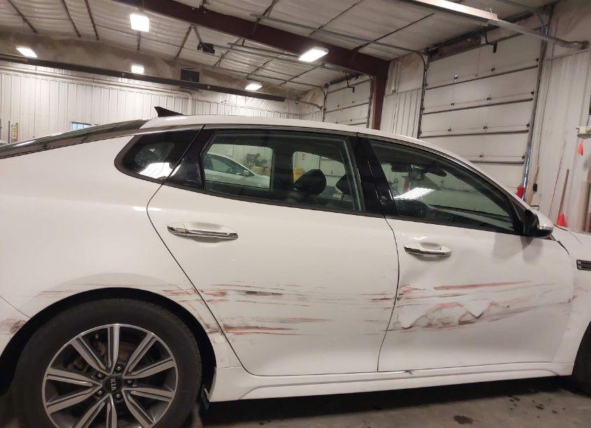 Photo 6 of 2019 Kia Optima EX (VIN 5XXGU4L1XKG313444)