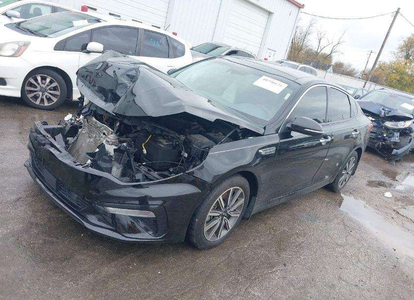 Photo 2 of 2019 Kia Optima EX (VIN 5XXGU4L1XKG334620)