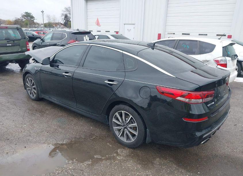 Photo 3 of 2019 Kia Optima EX (VIN 5XXGU4L1XKG334620)