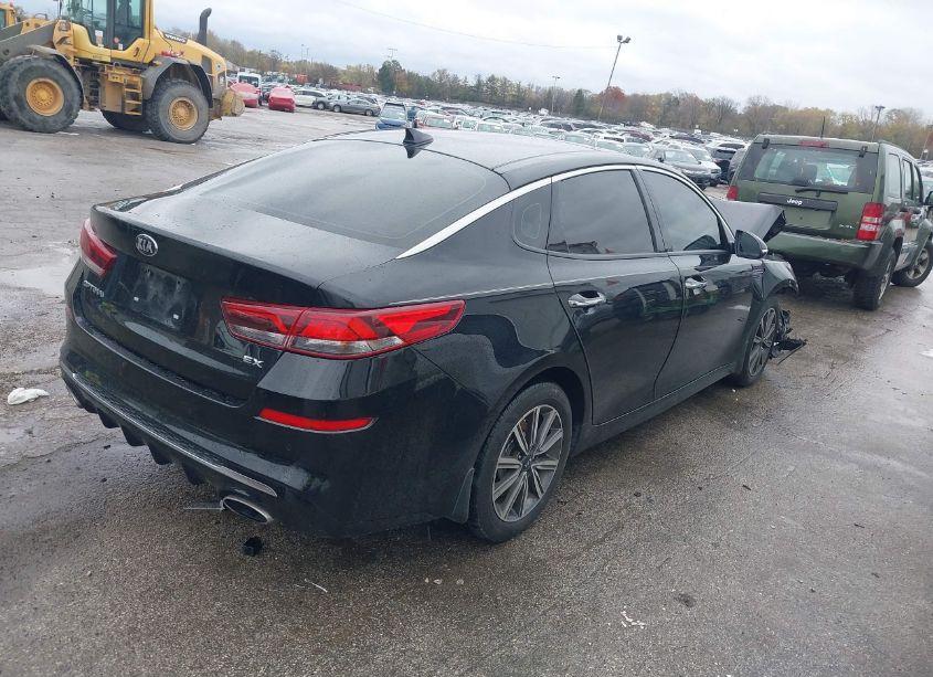 Photo 4 of 2019 Kia Optima EX (VIN 5XXGU4L1XKG334620)