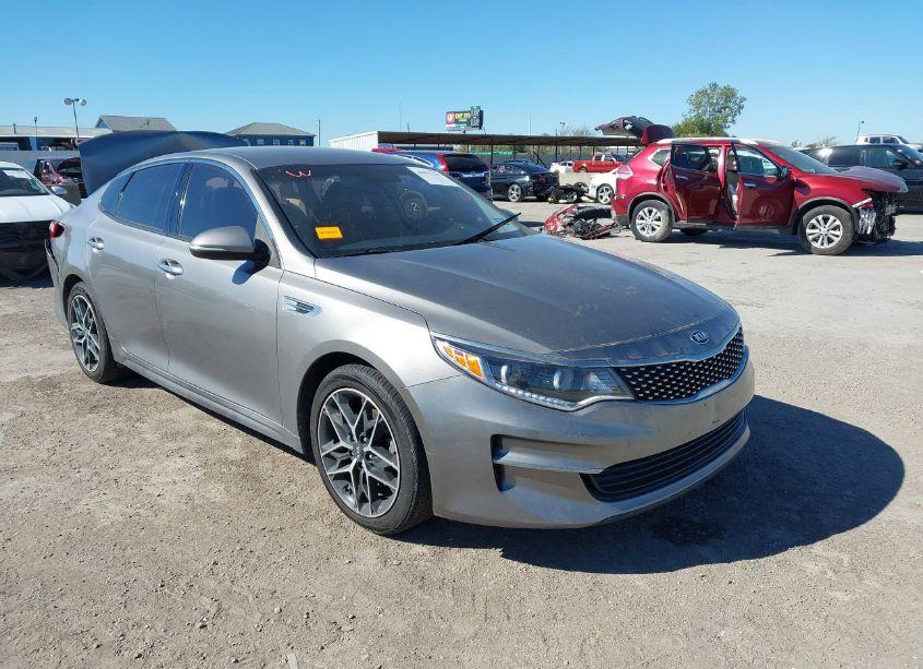 2016 Kia Optima EX (VIN 5XXGU4L30GG068453) main photo