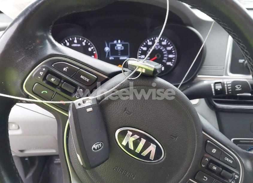 Photo 11 of 2016 Kia Optima EX (VIN 5XXGU4L30GG085317)