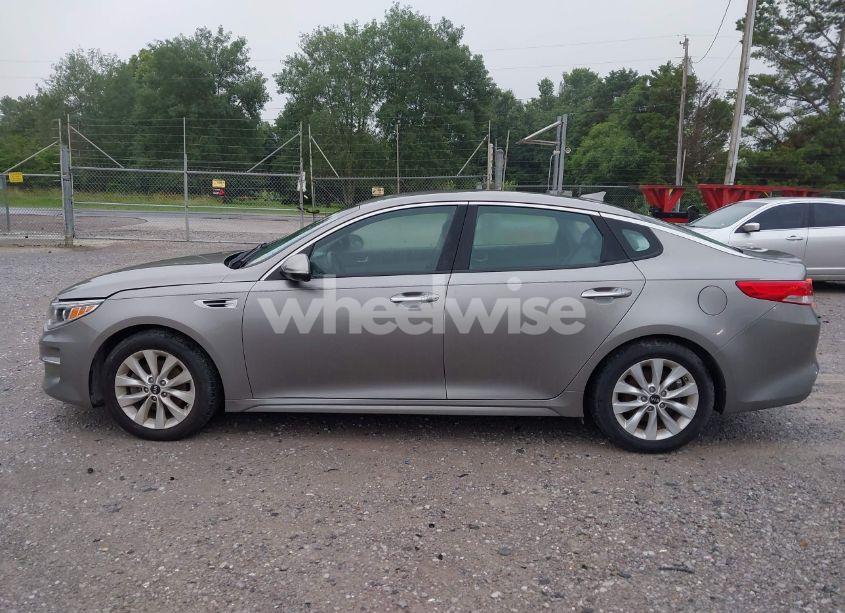 Photo 14 of 2016 Kia Optima EX (VIN 5XXGU4L30GG085317)