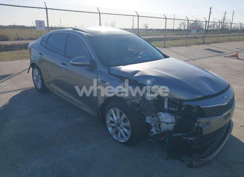 2016 Kia Optima EX (VIN 5XXGU4L30GG086953) main photo