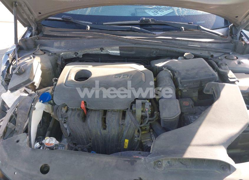 Photo 10 of 2016 Kia Optima EX (VIN 5XXGU4L30GG086953)