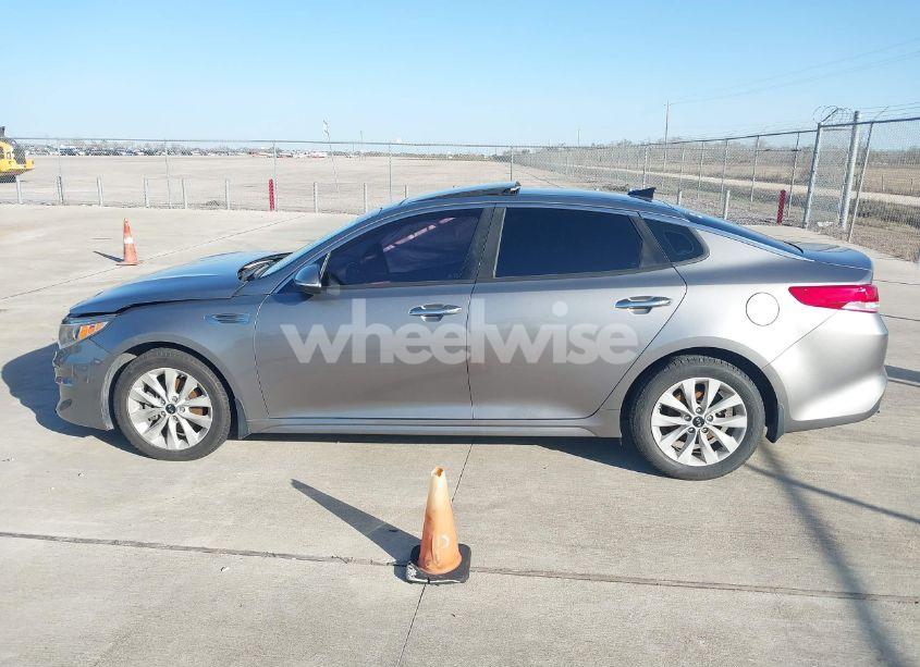 Photo 13 of 2016 Kia Optima EX (VIN 5XXGU4L30GG086953)