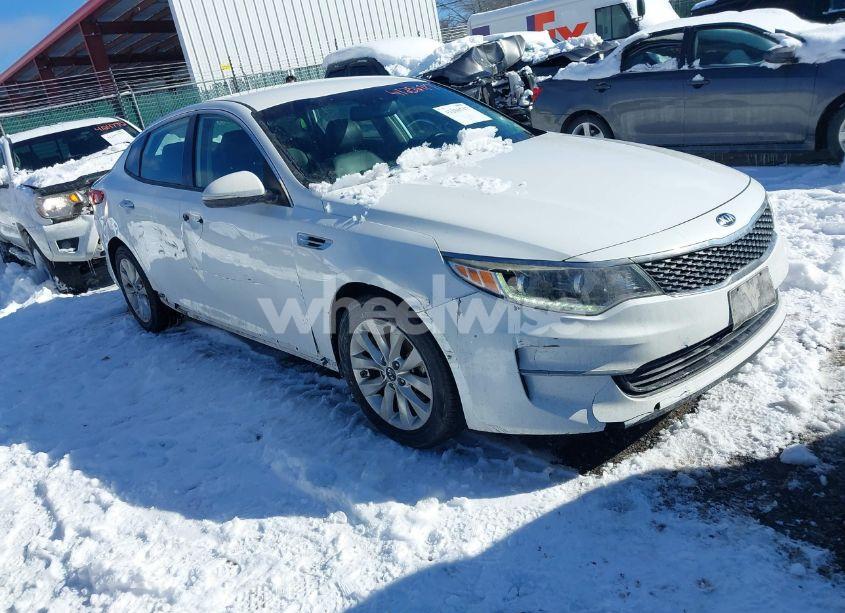 2016 Kia Optima EX (VIN 5XXGU4L30GG087892) main photo