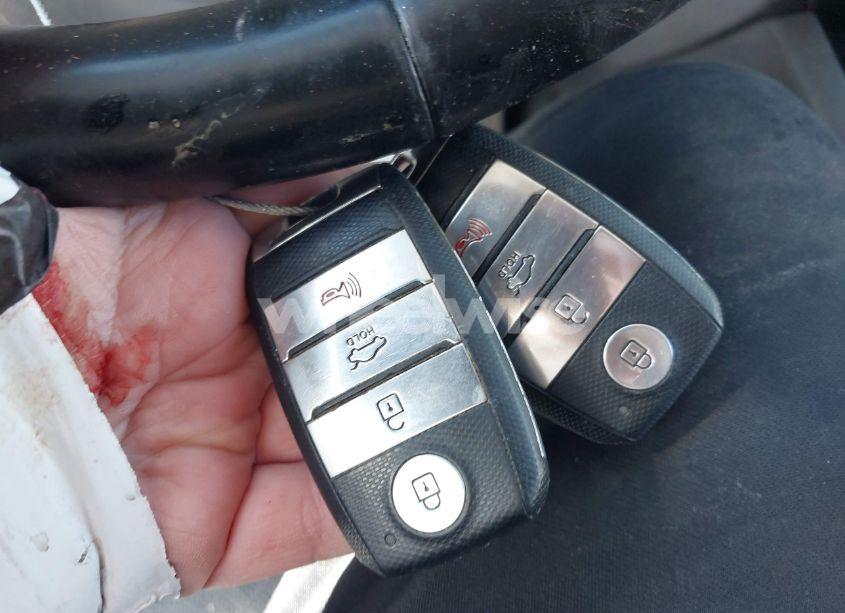 Photo 11 of 2016 Kia Optima EX (VIN 5XXGU4L30GG087892)