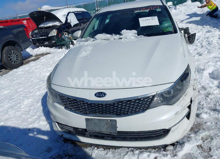 Photo 12 of 2016 Kia Optima EX (VIN 5XXGU4L30GG087892)