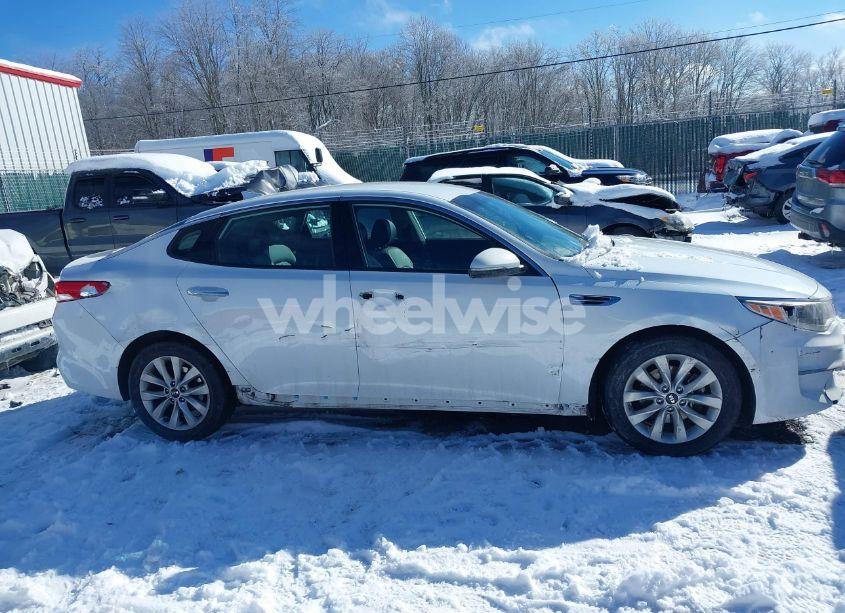 Photo 13 of 2016 Kia Optima EX (VIN 5XXGU4L30GG087892)