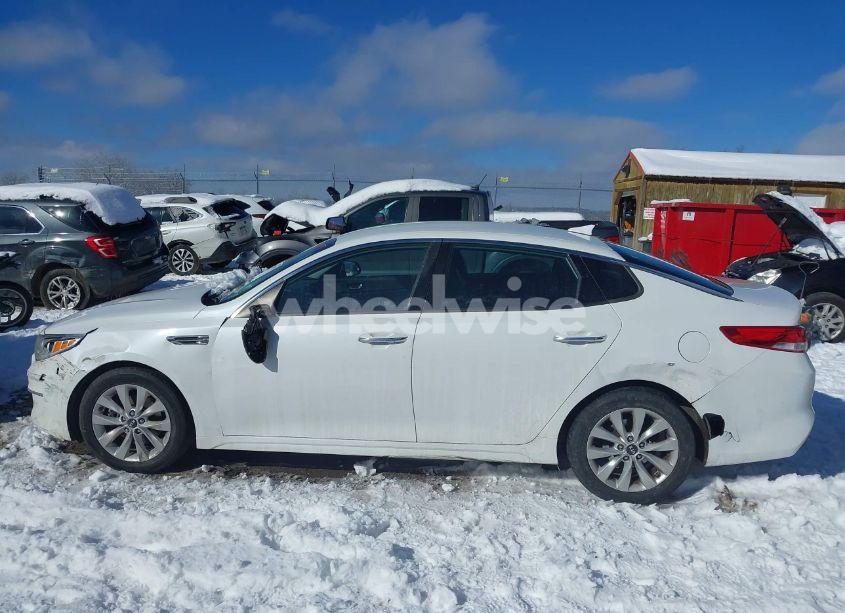 Photo 14 of 2016 Kia Optima EX (VIN 5XXGU4L30GG087892)