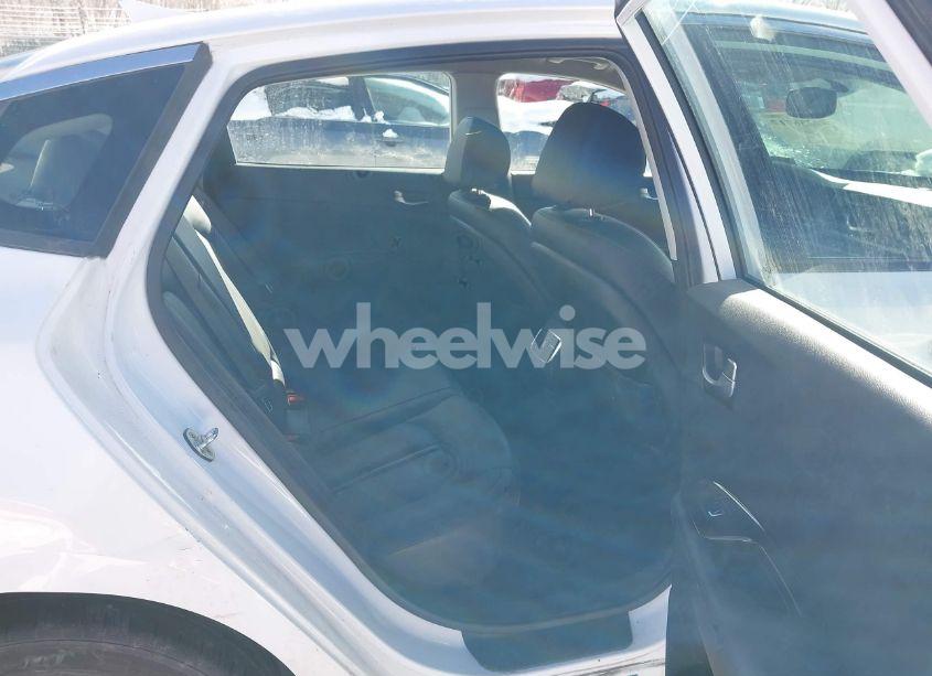 Photo 8 of 2016 Kia Optima EX (VIN 5XXGU4L30GG087892)