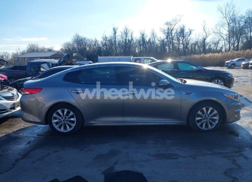 Photo 13 of 2016 Kia Optima EX (VIN 5XXGU4L30GG098746)