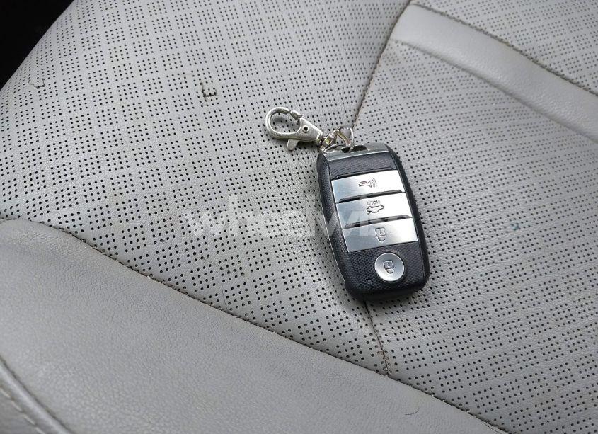 Photo 11 of 2017 Kia Optima EX (VIN 5XXGU4L30HG163502)