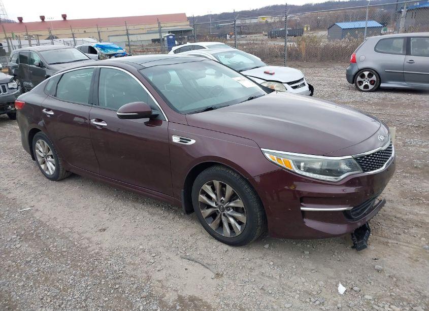 2018 Kia Optima EX (VIN 5XXGU4L30JG237300) main photo