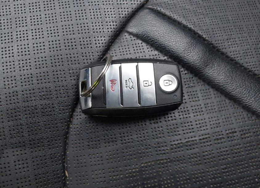 Photo 11 of 2018 Kia Optima EX (VIN 5XXGU4L30JG237300)