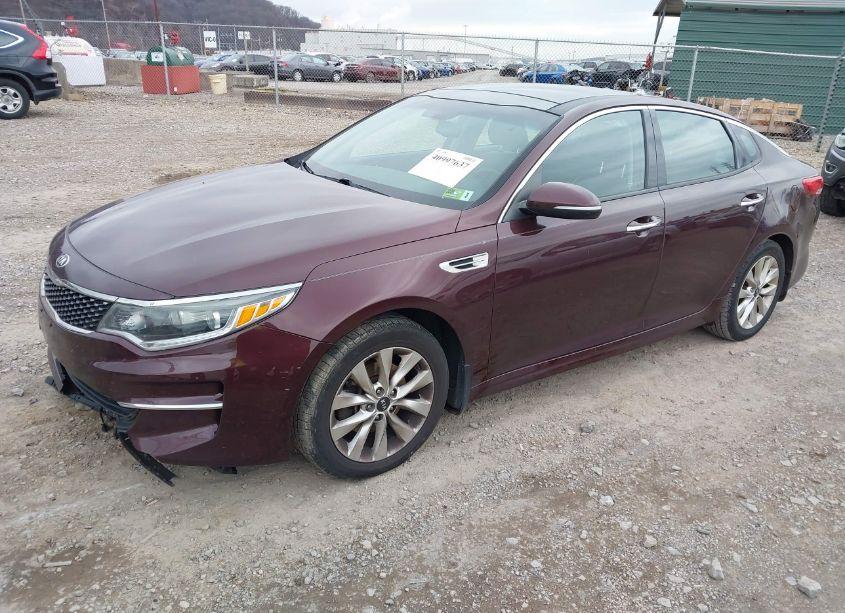 Photo 2 of 2018 Kia Optima EX (VIN 5XXGU4L30JG237300)