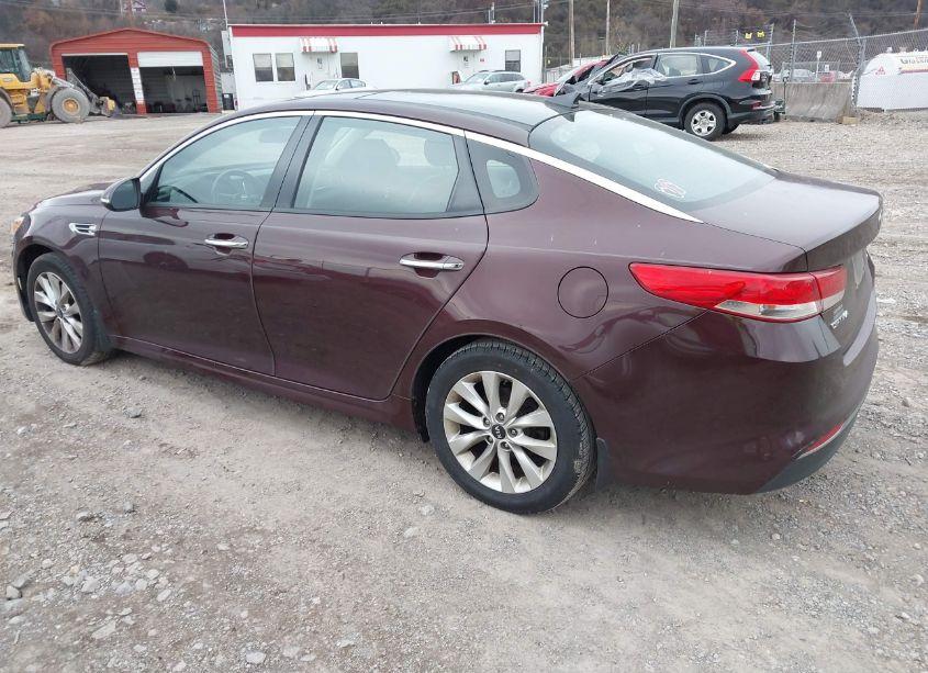 Photo 3 of 2018 Kia Optima EX (VIN 5XXGU4L30JG237300)