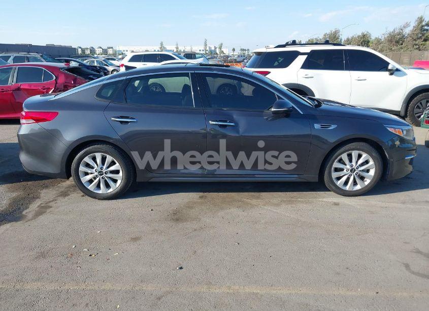 Photo 13 of 2018 Kia Optima EX (VIN 5XXGU4L30JG263394)