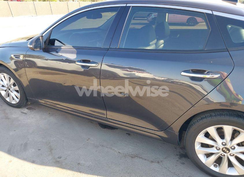 Photo 17 of 2018 Kia Optima EX (VIN 5XXGU4L30JG263394)