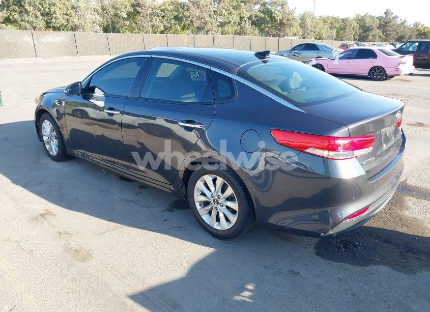 Photo 3 of 2018 Kia Optima EX (VIN 5XXGU4L30JG263394)