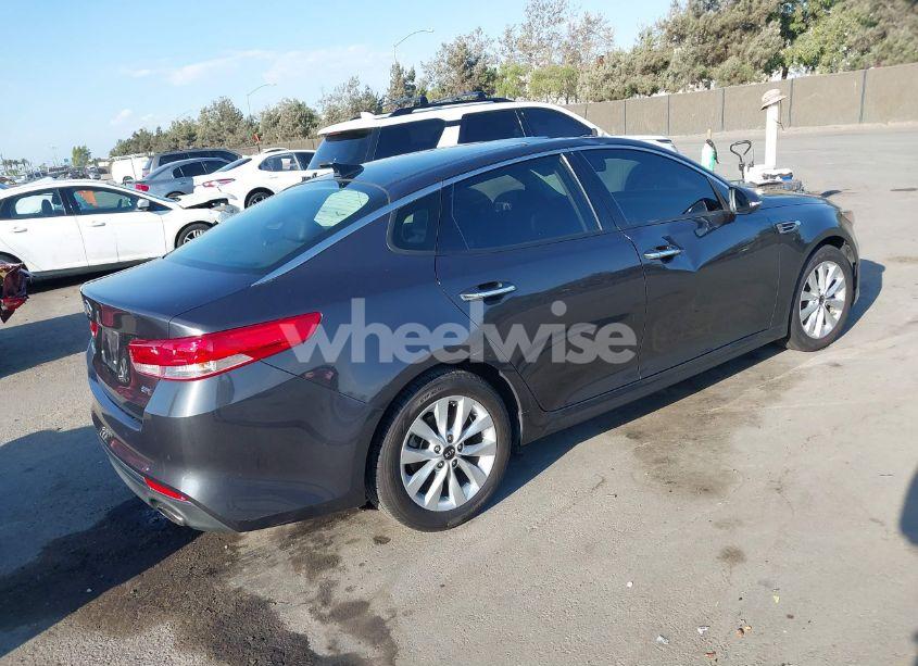 Photo 4 of 2018 Kia Optima EX (VIN 5XXGU4L30JG263394)