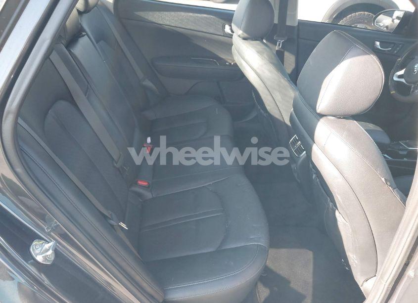 Photo 8 of 2018 Kia Optima EX (VIN 5XXGU4L30JG263394)