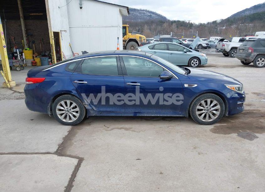 Photo 13 of 2016 Kia Optima EX (VIN 5XXGU4L31GG009248)