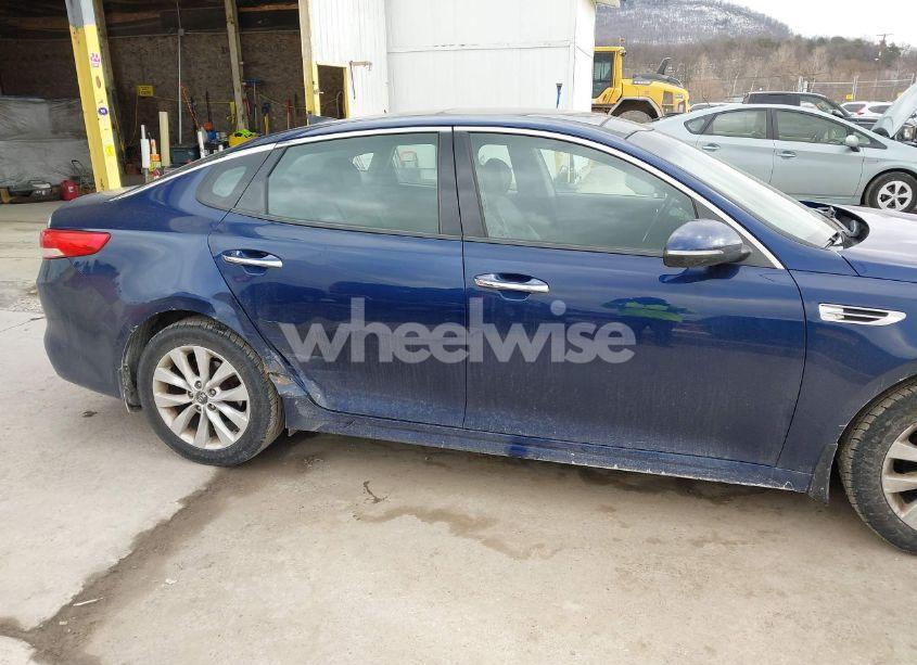 Photo 6 of 2016 Kia Optima EX (VIN 5XXGU4L31GG009248)
