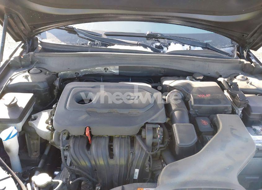 Photo 10 of 2016 Kia Optima EX (VIN 5XXGU4L31GG011730)