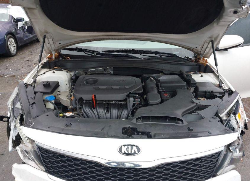 Photo 10 of 2016 Kia Optima EX (VIN 5XXGU4L31GG012201)