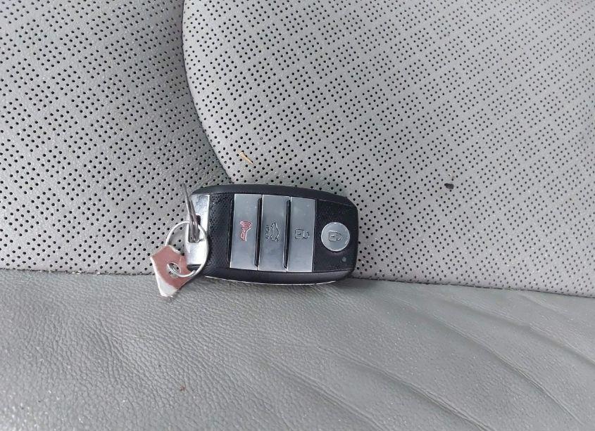 Photo 11 of 2016 Kia Optima EX (VIN 5XXGU4L31GG012201)