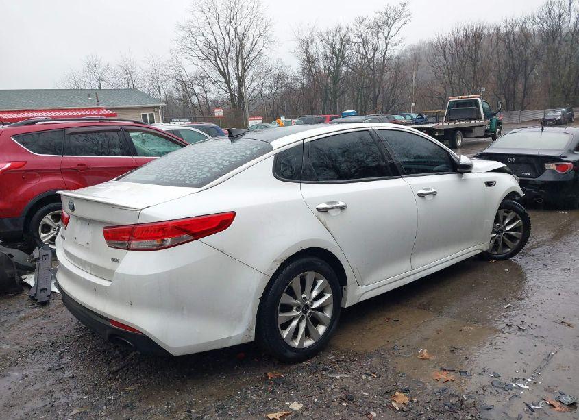 Photo 4 of 2016 Kia Optima EX (VIN 5XXGU4L31GG012201)