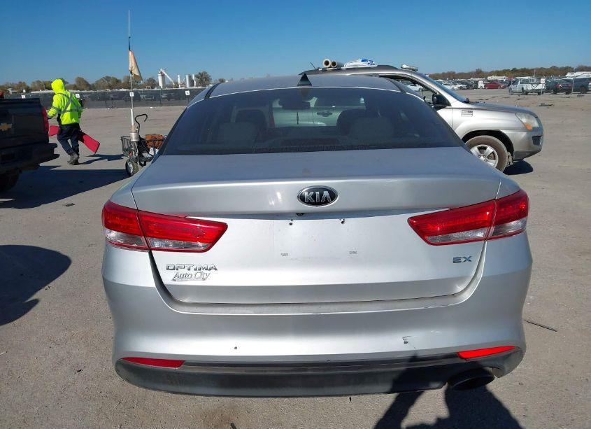 Photo 16 of 2016 Kia Optima EX (VIN 5XXGU4L31GG054576)