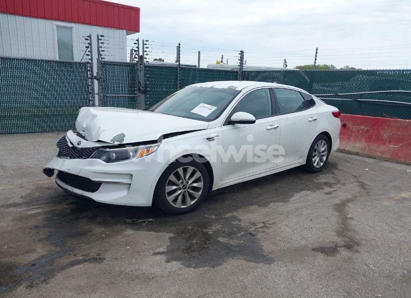 Photo 2 of 2016 Kia Optima EX (VIN 5XXGU4L31GG058501)
