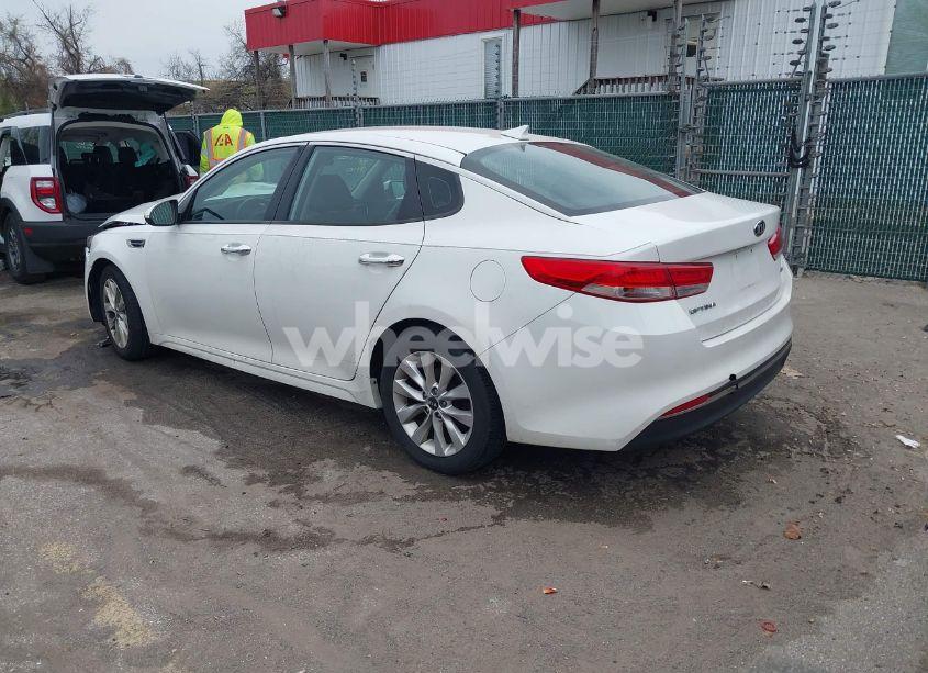 Photo 3 of 2016 Kia Optima EX (VIN 5XXGU4L31GG058501)