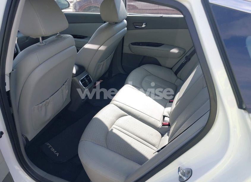 Photo 8 of 2016 Kia Optima EX (VIN 5XXGU4L31GG064220)