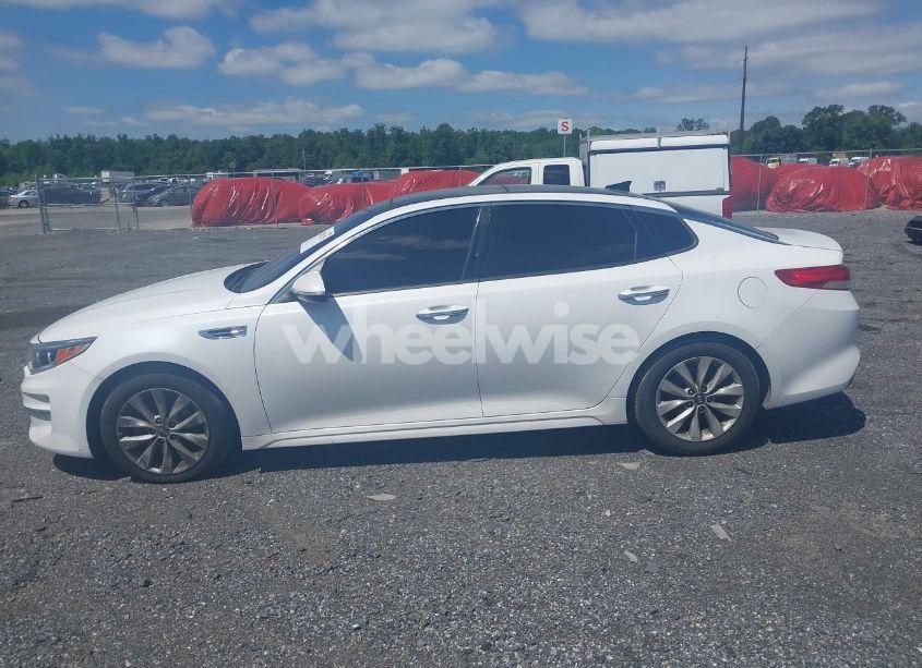 Photo 14 of 2016 Kia Optima EX (VIN 5XXGU4L31GG078375)