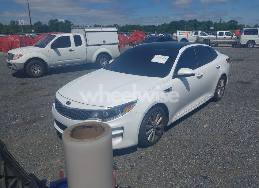 Photo 2 of 2016 Kia Optima EX (VIN 5XXGU4L31GG078375)